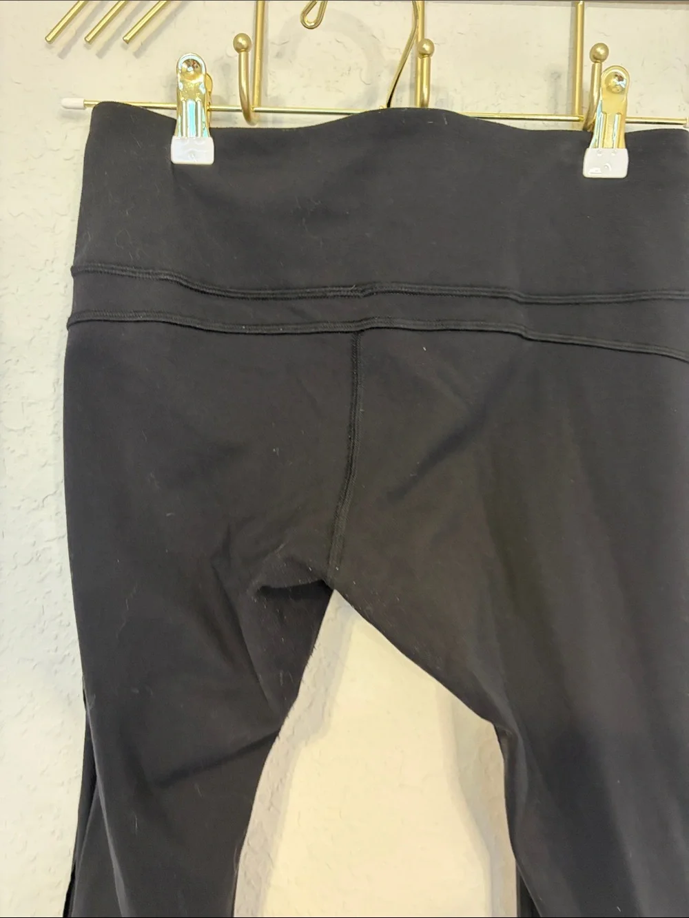 Lululemon Black Cropped Leggings Size 6 Side Pockets